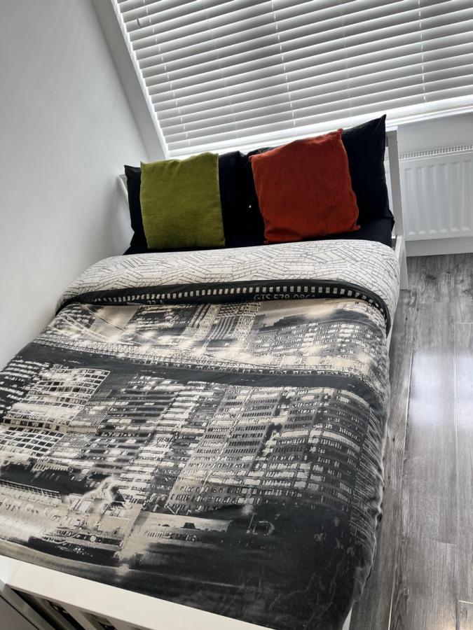 Modern Comfy One Bed Apartment - Free Parking Glasgow Ngoại thất bức ảnh